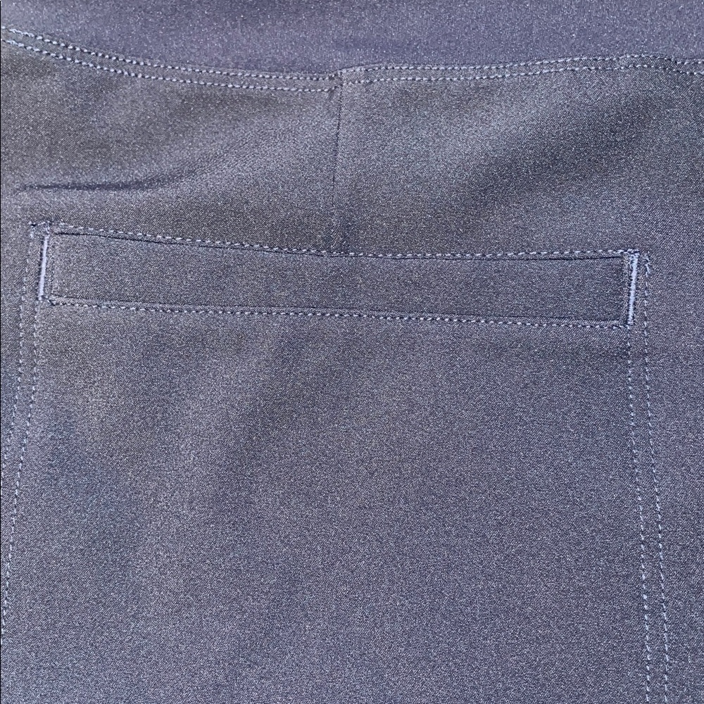 Athleta Women's Navy Blue Cropped Pants - Like New - Picture 5 of 6
